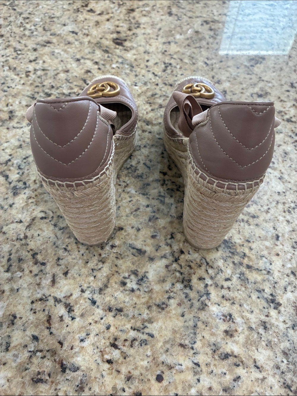 Gucci Quilted Dusty Pink Leather Espadrille Wedges with Gold GG - Picture 4 of 6